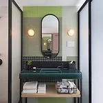 Moxy Nyc East Village Hotel 3*
