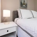 Amazing Furnished 1 Bedroom Midtown West