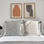 Midtown West Furnished 3br Apartment New York