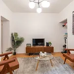 5 Bedroom 2 Bath I Full Floor I Midtown