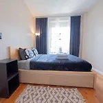 3Br Apt Two Blocks To Central Park Elevator, Laundry, Virtual Doorman