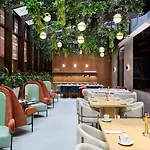 Delta By Marriott Times Square Hotel 4*