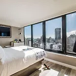 Pestana Park Avenue 4*