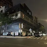 Regal Inn & Suites New York Laguardia Hotel