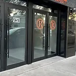 Regal Inn & Suites New York Laguardia Hotel