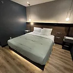Hotel Mirage Brooklyn