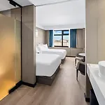 Ly Hotel New York