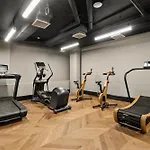 Freeman 303 By Rove Travel - 1Br Condo With Shared Amenities