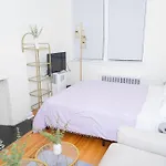 New York12-East1 Village Apartment Close To Union Square Steps From Nyc Best Restaurants & Shops