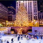 Superb 4-Bedroom Apartment 1 Block From Central Park In Vibrant New York City