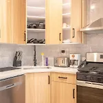 Apartment Comfortable & Chic 3br In The Heart Of Brooklyn