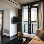Hotel Sixty Les