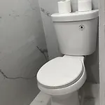 2 Guest house *