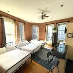 Nest With Kitchenette Apartment