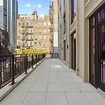 Freeman 201 By Rove - 2Br Condo With Shared Amenities