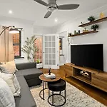 Hip Nyc Hideaway In Lively East Village