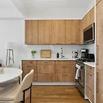 Newly Renovated 1 Bedroom - Elevator - Laundry Apartment New York