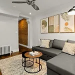 Hip Nyc Hideaway In Lively East Village