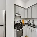 Charming 3br In Nyc Apartment New York