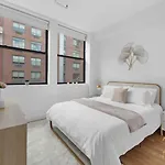 Apartment Beautifully Renovated 1 Bedroom In Prime Manhattan