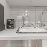 Charming 2B Near Williamsburg