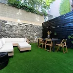 Newly Renovated 2br W Backyard Apartment