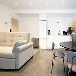 Newly Renovated 2br W Backyard Apartment