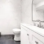 Apartment Newly Renovated 2br W Backyard New York