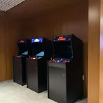 Lux Bronx Apt Rooftop, Pool, Gym, Cinema