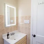 Cozy Theatre & Office Brooklyn Homestay *