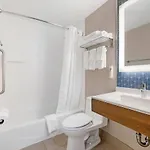 Country & By Radisson, Staten Island 3* New York