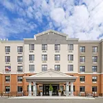 Hotel Country & By Radisson, Staten Island New York