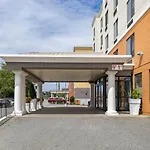 Hotel Country & By Radisson, Staten Island 3*