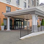 Country & By Radisson, Staten Island New York