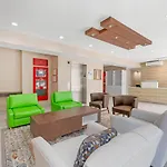 Hotel Country & By Radisson, Staten Island New York