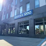 Hotel 1200