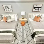 Dream Close To The Center Of Nyc Holiday home *