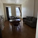 2 Guest house *