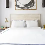 24-18 New Gramercy Studio W D In Unit Fully Reno