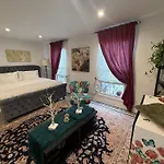 Eleni\'S Charming Studio