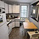 Next To Manhattan 2 Bedrooms - Subway 20 Steps, Manhattan 1 Stop