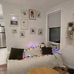 Next To Manhattan 2 Bedrooms Apartment - Subway 20 Steps, Manhattan 1 Stop