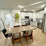 Peaceful Quiet Spacious New Modern Penthouse 3-Bedroom Apartment With A Balcony