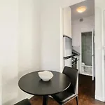 Studio For 2! Heart Of Midtown!