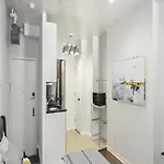 Upper E Side Spacious Studio!