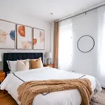 1290-8 New Renovated 2 Bedrooms In Ues