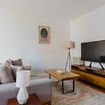 1Br Gem! Close To Central Park!