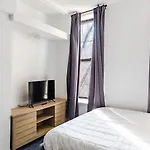 Cozy Studio! Steps To Central Park & Upper E Side!