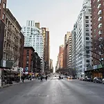 Close To Park, Lenox Hill & Ny Presbyterian Apartment New York
