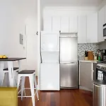 24-18 New Gramercy Studio W D In Unit Fully Reno